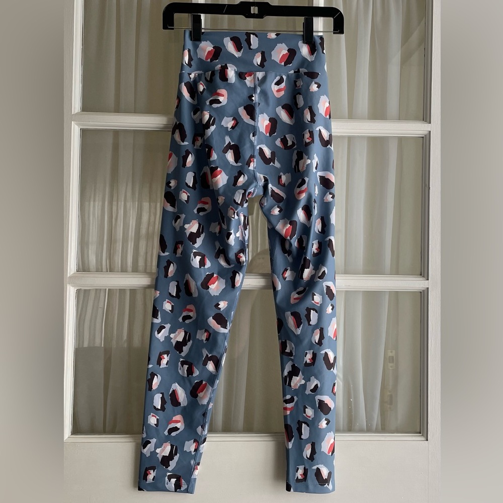 Beach Riot Cara Legging In Multi Spot - Picture 5 of 13